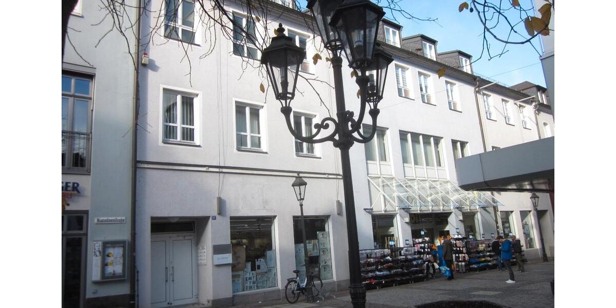 Dachgeschoßwohnung Hof Altstadt - 2 Zimmer, 73 m&sup2;, 400&euro; | Angebot:26586615
