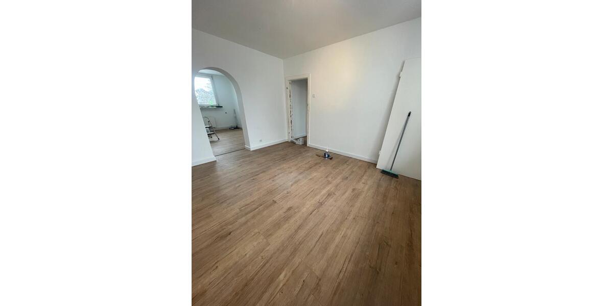 Renovierte helle 3 Zimmer Dachgeschoss Wohnung mit Aussicht 3 zimmer