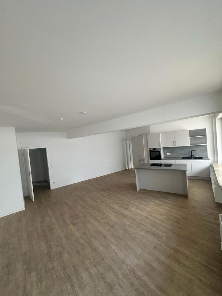 Frisch renovierte 4-Zimmer-Wohnung in Osnabrück mit großer Wohnküche