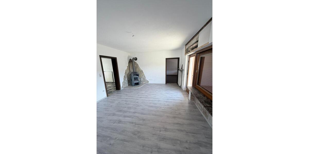 Etagenwohnung Altenstadt - 6 Zimmer, 150 m&sup2;, 1.500&euro; | Angebot:26648495