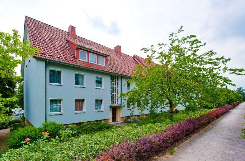 4-Zimmer-Dachgeschoßwohnung in ruhigem MFH frei!
