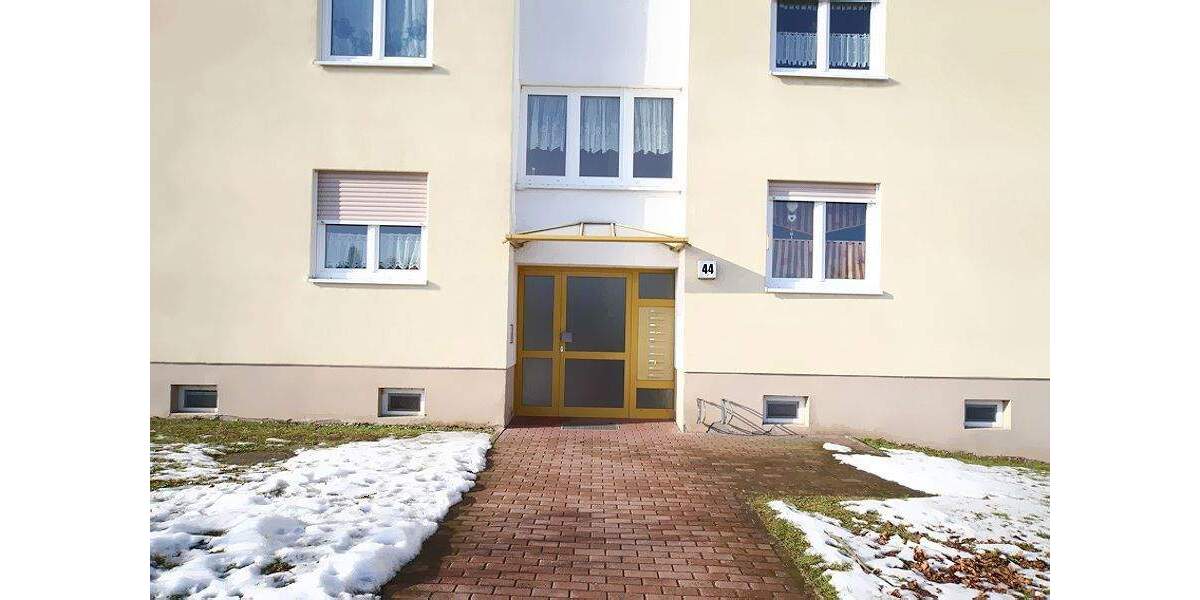 Etagenwohnung Helbra - 3 Zimmer, 73 m&sup2;, 379&euro; | Angebot:25916914