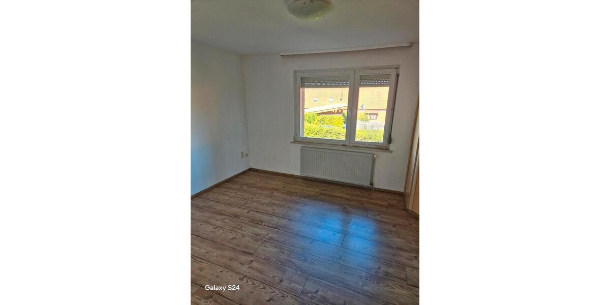 Erdgeschoßwohnung Bovenden - 4 Zimmer, 120 m&sup2;, 1.600&euro; | Angebot:26380865
