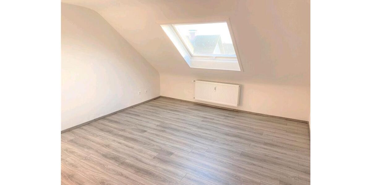 Dachgeschoßwohnung Eggenstein-Leopoldshafen Leopoldshafen - 1 Zimmer, 62 m&sup2;, 1.200&euro; | Angebot:25367757