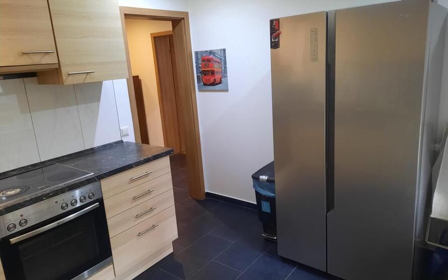 WG Zimmer mit Internet, Tv, Gästeküche, EtagenduscheWc und Waschmaschine zimmer