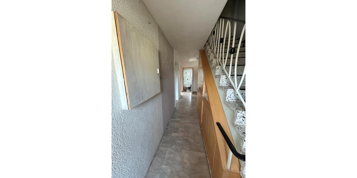 Dachgeschoßwohnung Mitteleschenbach - 3 Zimmer, 85 m&sup2;, 600&euro; | Angebot:26700379