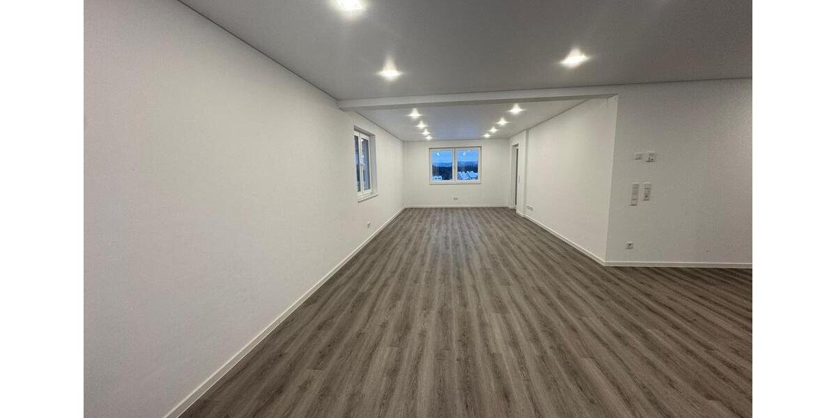 IK | Grieß – Neu sanierte, sehr schöne Wohnung mit hellen Räumen! 5 zimmer