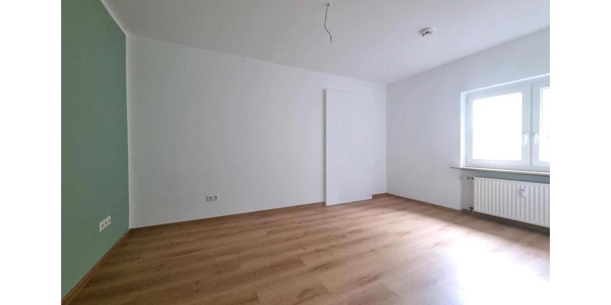 Etagenwohnung Kastellaun - 3 Zimmer, 90 m&sup2;, 750&euro; | Angebot:26039216
