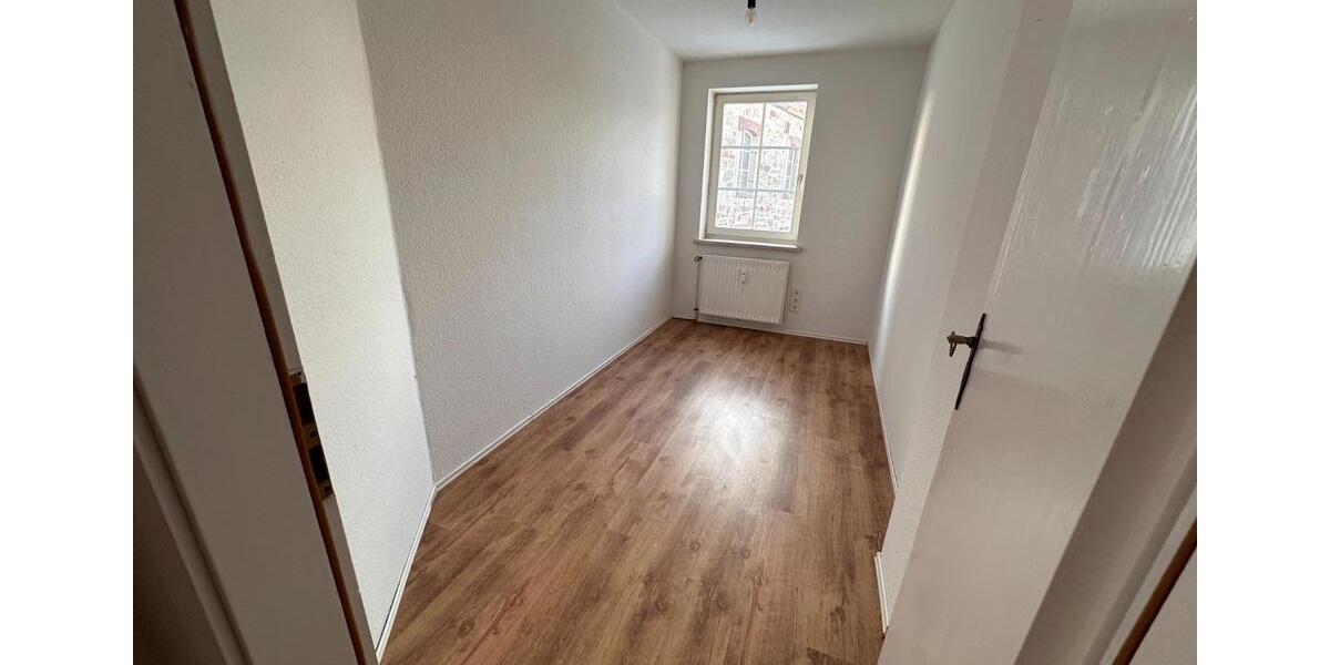 Etagenwohnung Felsberg - 4 Zimmer, 71 m&sup2;, 595&euro; | Angebot:25824537