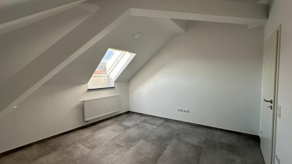 Dachgeschoßwohnung Maikammer - 3 Zimmer, 74 m&sup2;, 810&euro; | Angebot:25619932