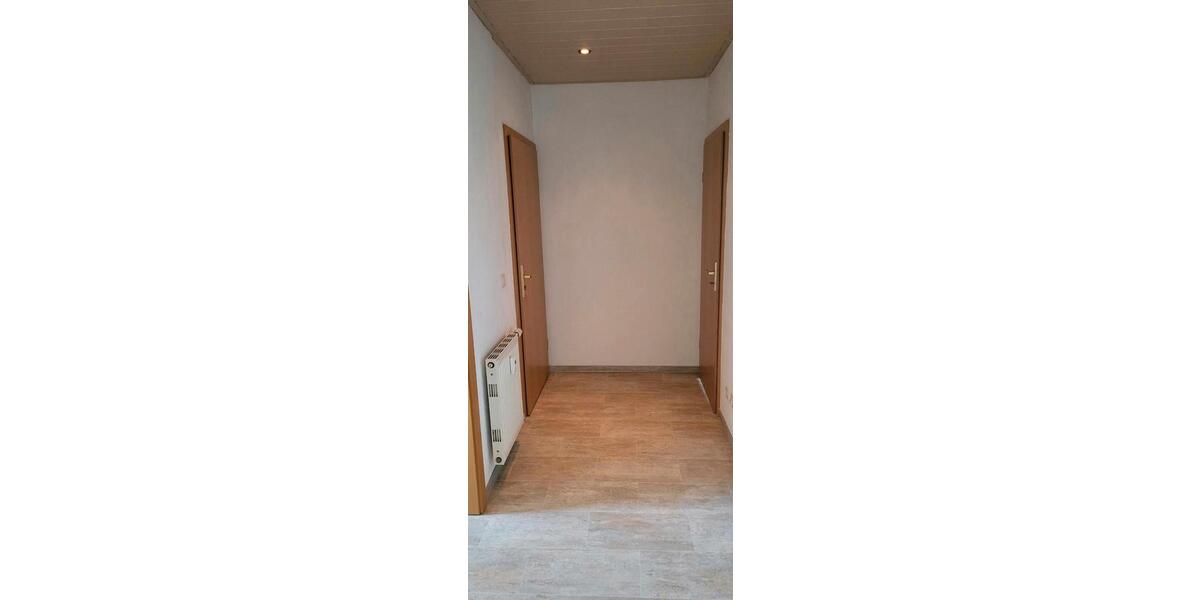 Dachgeschoßwohnung Oelsnitz (Erzgebirge) - 2 Zimmer, 350&euro; | Angebot:22129307