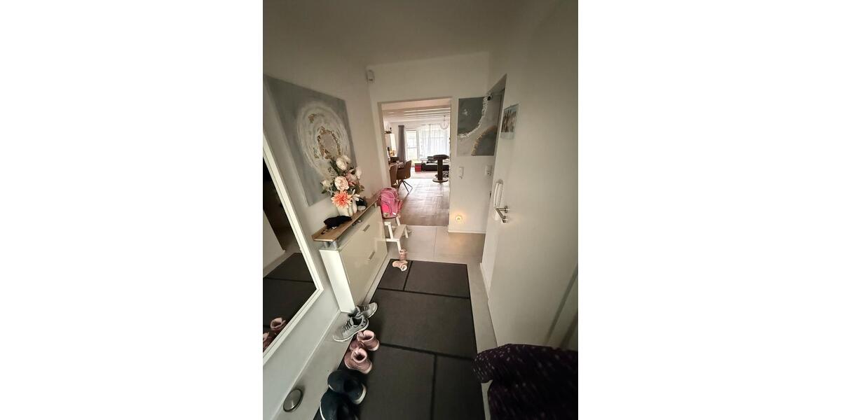 Reihenhaus Wolfschlugen - 6 Zimmer, 145 m&sup2;, 1.800&euro; | Angebot:24715090