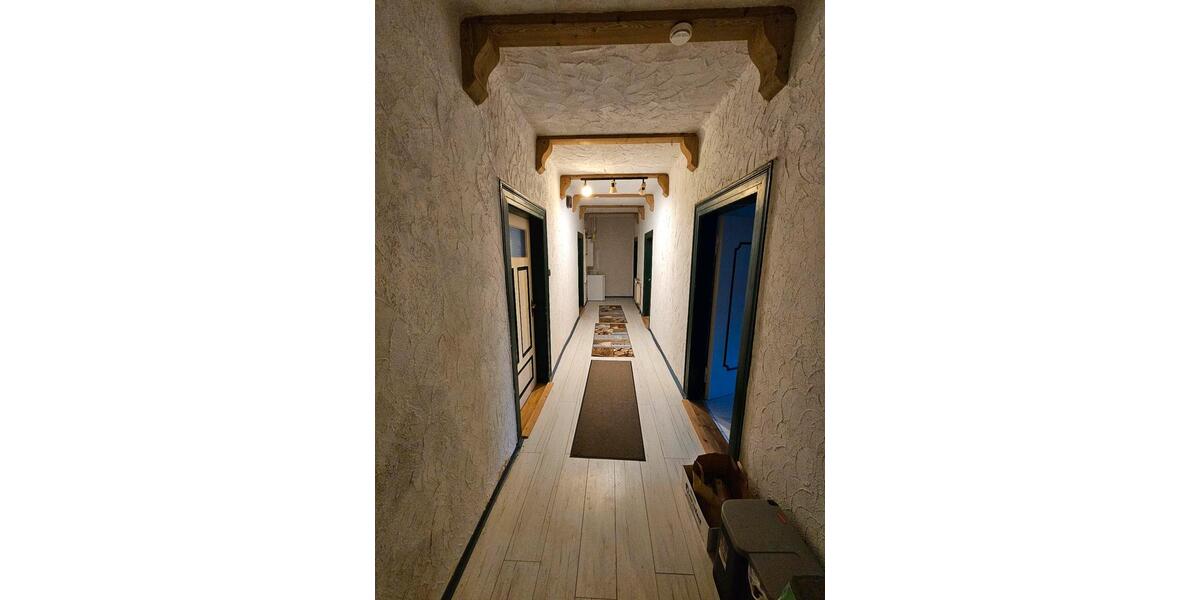 Etagenwohnung Gaukönigshofen - 5 Zimmer, 136 m&sup2;, 400&euro; | Angebot:24559456