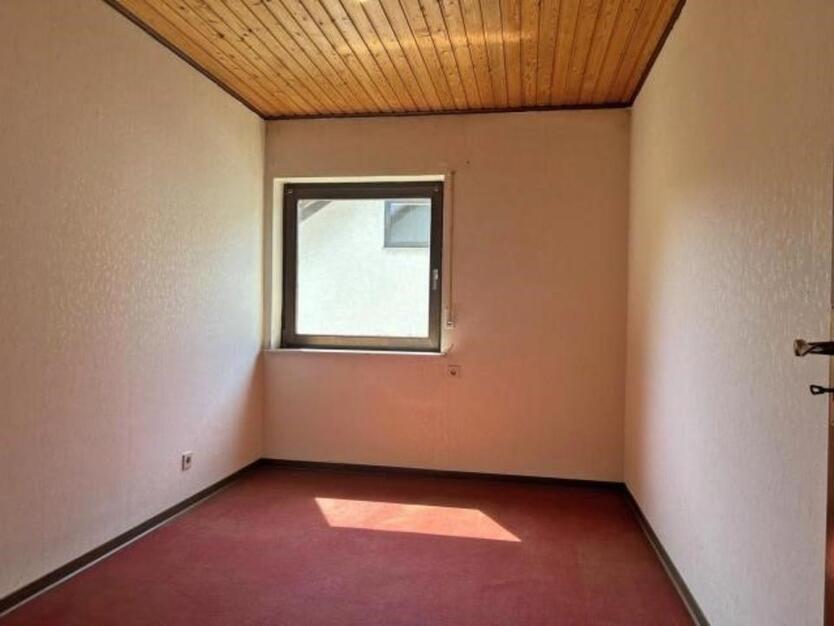 Sonnendurchflutete 4 Zimmerwohnung mit Garten,Terrasse