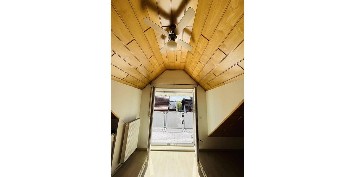 Dachgeschoßwohnung Bad Rappenau - 2.5 Zimmer, 67 m&sup2;, 950&euro; | Angebot:25960105