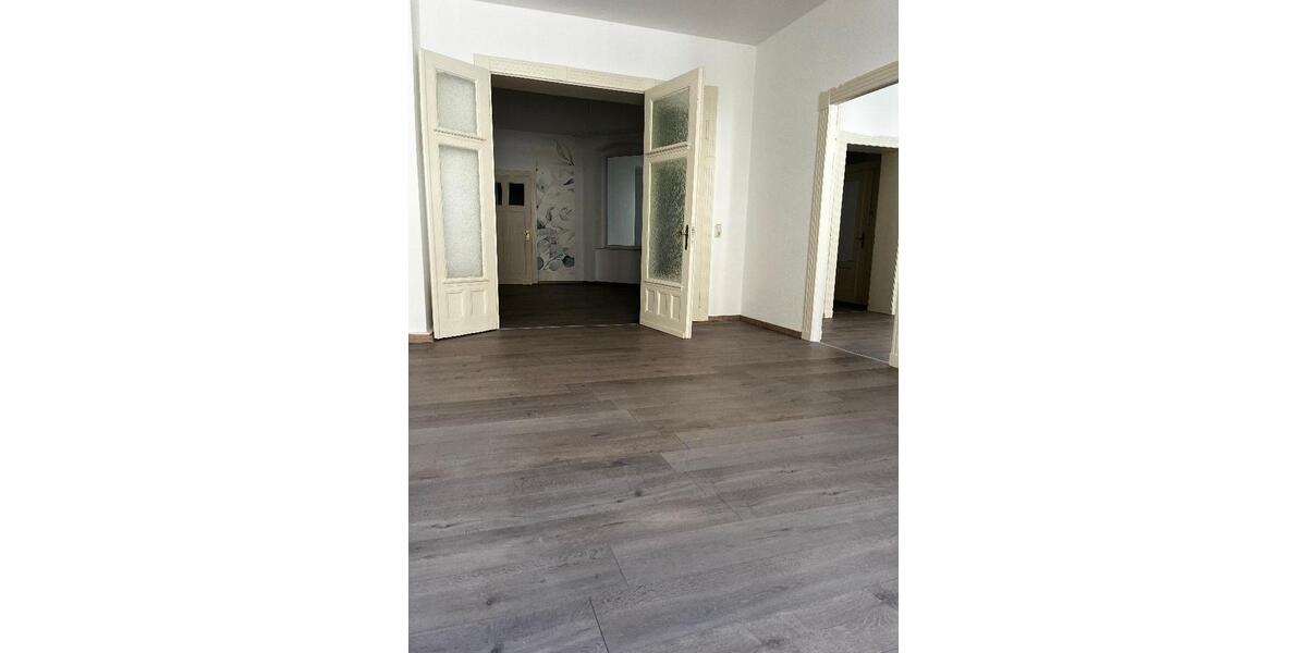 Etagenwohnung Weißenfels - 4 Zimmer, 130 m&sup2;, 785&euro; | Angebot:22210685
