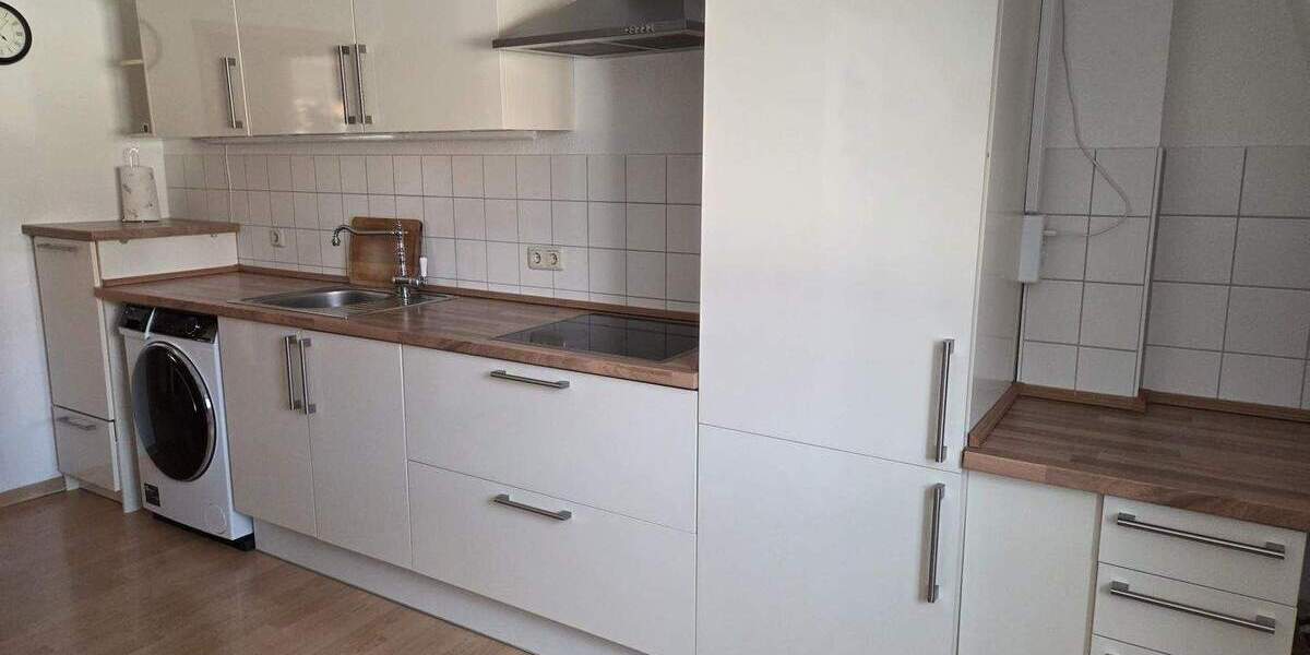 Etagenwohnung Cottbus Mitte - 3 Zimmer, 83 m&sup2;, 680&euro; | Angebot:25245218