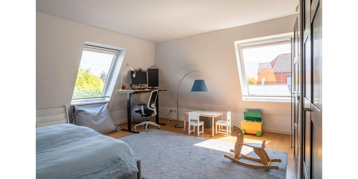 Dachgeschoßwohnung Berlin Lichtenberg - 3.5 Zimmer, 108 m&sup2;, 2.000&euro; | Angebot:26699559