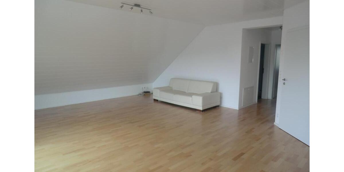 Dachgeschoßwohnung Ellwangen (Jagst) - 2 Zimmer, 66 m&sup2;, 620&euro; | Angebot:25418084