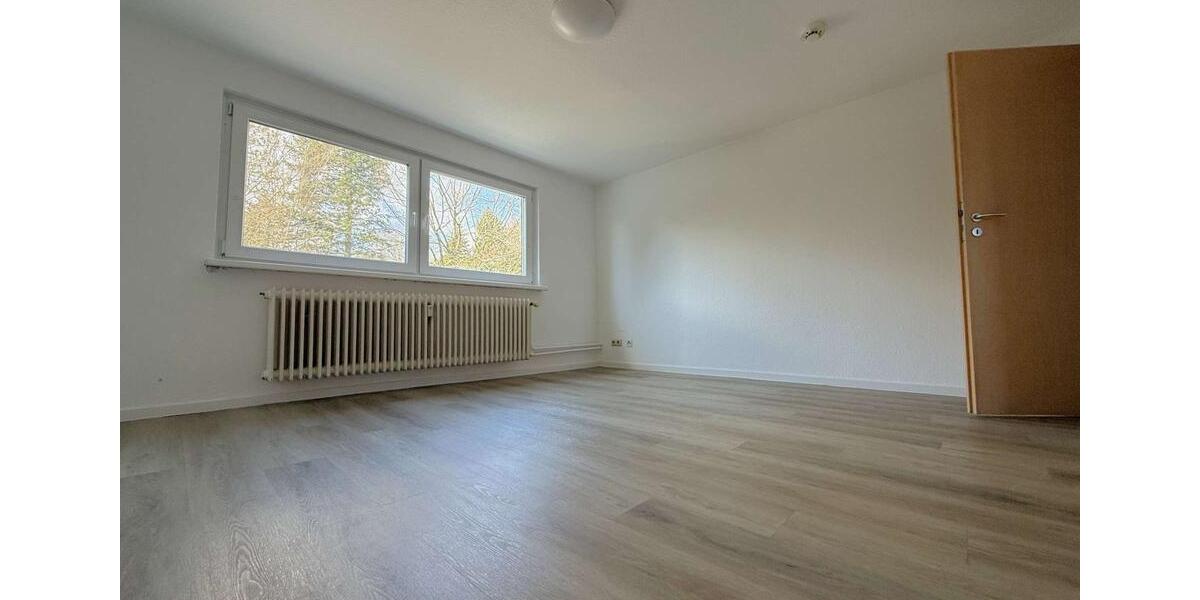 Dachgeschoßwohnung Wilhelmshaven Altengroden - 3 Zimmer, 60 m&sup2;, 380&euro; | Angebot:26090066