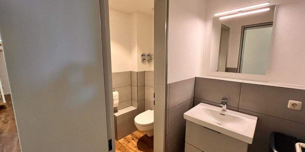 Gewerbeobjekt Ahrensburg - 8 Zimmer, 220 m&sup2;, 2.500&euro; | Angebot:25705655