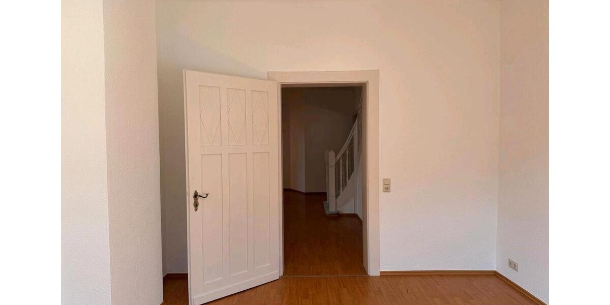 Etagenwohnung Schwarza - 5 Zimmer, 130 m&sup2;, 1.350&euro; | Angebot:25158380