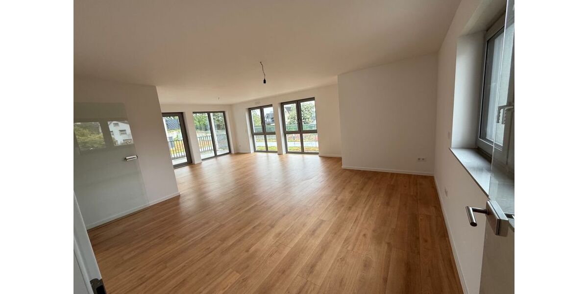 Schöne 4 Zimmer Wohnung in zentraler Lage nahe A4, schnell in Köln - Erdgeschoßwohnung Wiehl Drabenderhöhe | Angebot:26568231