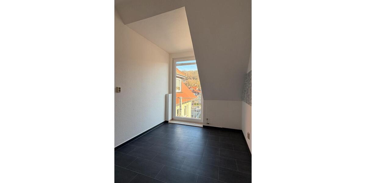 Dachgeschoßwohnung Sangerhausen - 3 Zimmer, 86 m&sup2;, 600&euro; | Angebot:26656969