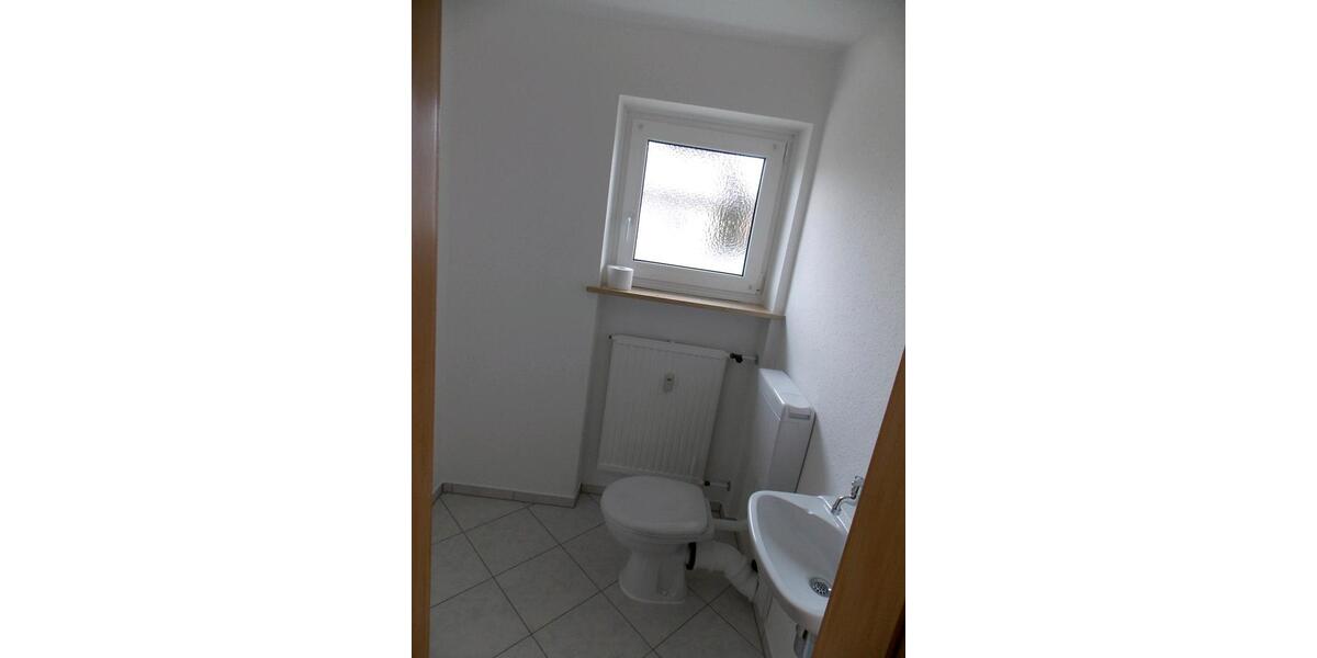 Etagenwohnung Tussenhausen - 4 Zimmer, 100 m&sup2;, 900&euro; | Angebot:26049381