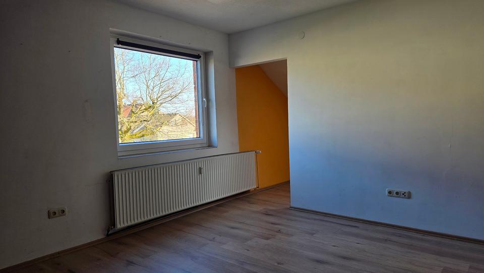 Dachgeschoßwohnung Hankensbüttel - 3.5 Zimmer, 77 m&sup2;, 500&euro; | Angebot:25874550