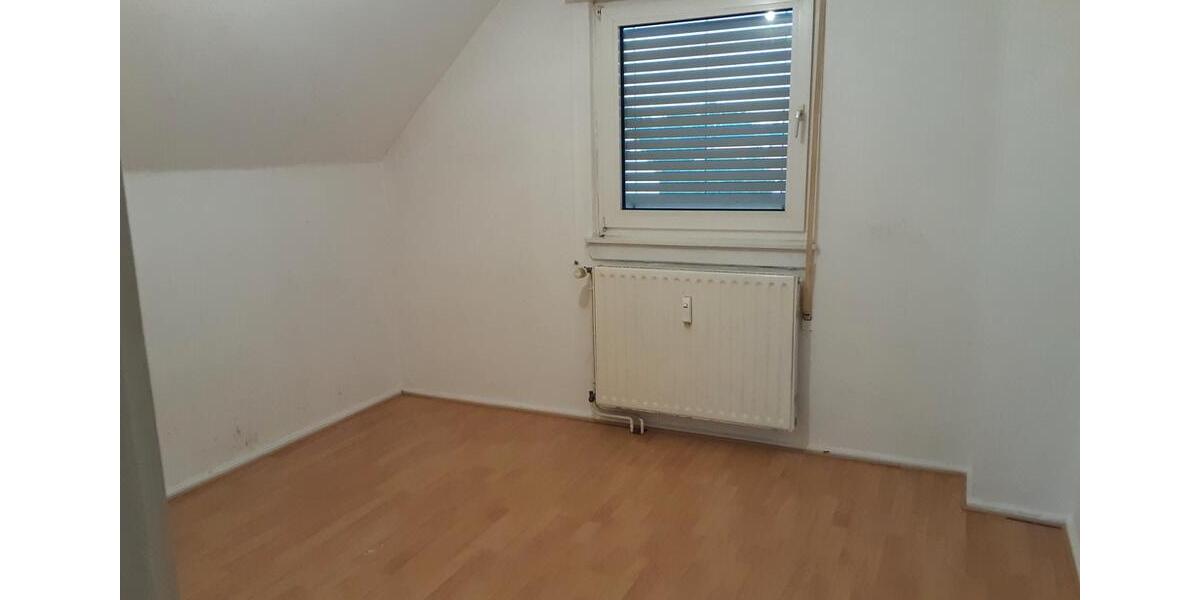 Dachgeschoßwohnung Hanau Großauheim - 2 Zimmer, 36 m&sup2;, 330&euro; | Angebot:26619436