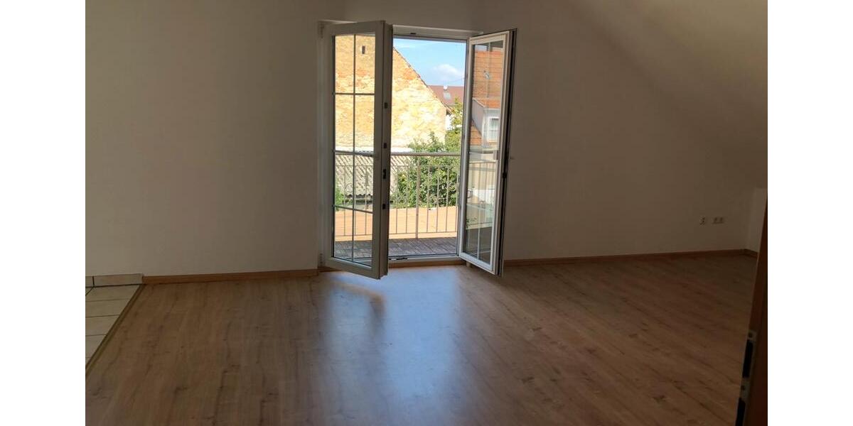 Dachgeschoßwohnung Bad Krozingen - 3 Zimmer, 75 m&sup2;, 1.075&euro; | Angebot:26569611