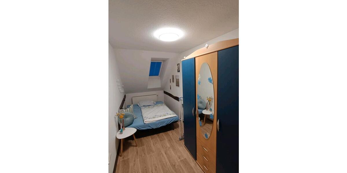 Dachgeschoßwohnung Bad Liebenwerda - 2.5 Zimmer, 72 m&sup2;, 380&euro; | Angebot:26653091