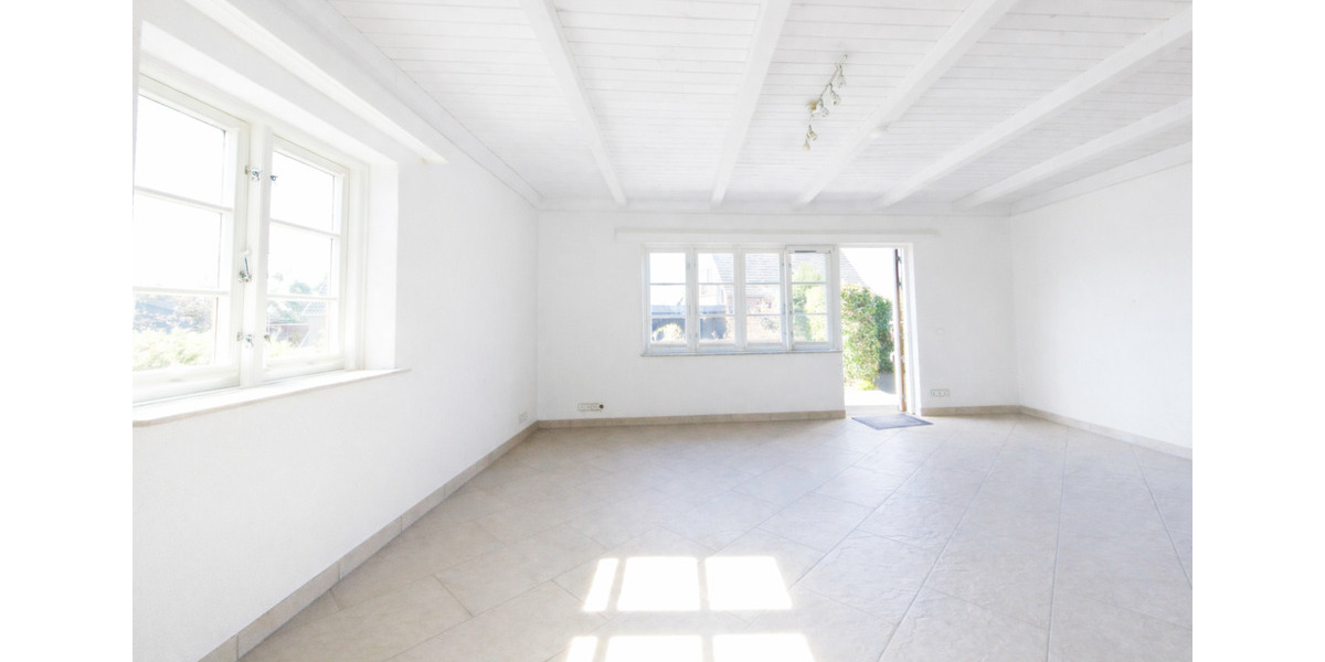 Einfamilienhaus Dörphof - 8 Zimmer, 163 m&sup2;, 1.750&euro; | Angebot:25320800