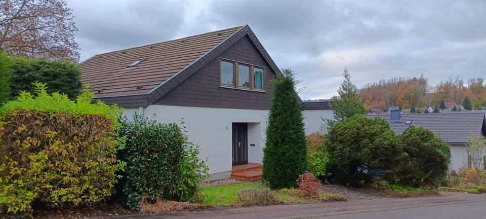 Einfamilienhaus Gummersbach - 6 Zimmer, 150 m&sup2;, 1.900&euro; | Angebot:24750886