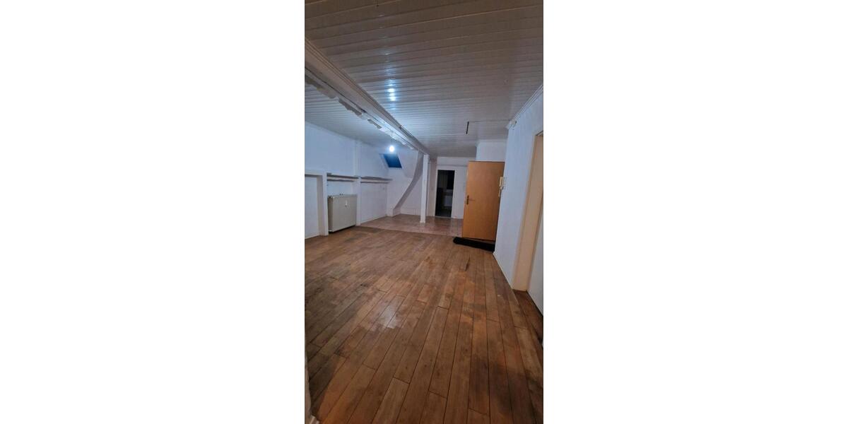 Dachgeschoßwohnung Biblis - 3 Zimmer, 80 m&sup2;, 1.000&euro; | Angebot:25501537
