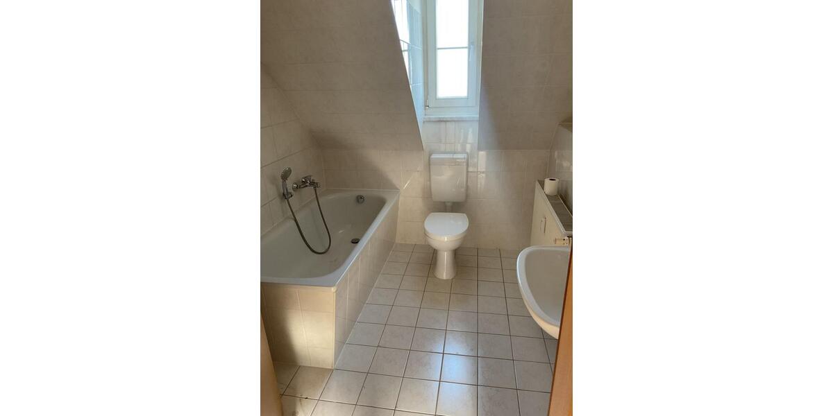 Etagenwohnung Glauchau - 1 Zimmer, 37 m&sup2;, 220&euro; | Angebot:24665468