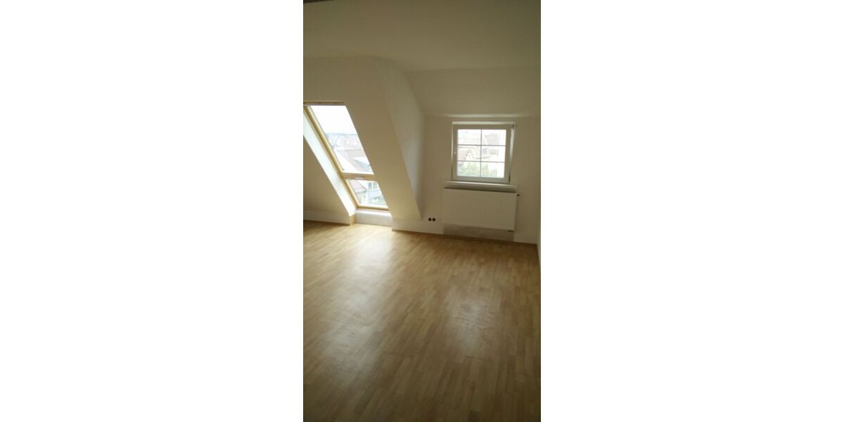 Zimmer in 4er WG Zentral Dachgeschoss WG-Zimmer 23 m² befristest / Probewohnen für 6 Monate. - Zimmer Stuttgart Gablenberg | Angebot:27077027