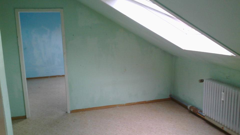 Dachgeschoßwohnung Schwieberdingen - 4 Zimmer, 80 m&sup2;, 1.195&euro; | Angebot:26543771