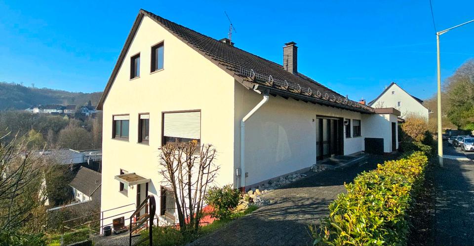 Erdgeschoßwohnung Siegen Weidenau - 4 Zimmer, 85 m&sup2;, 750&euro; | Angebot:25861351