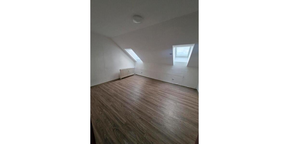 Dachgeschoßwohnung Michelstadt - 4 Zimmer, 110 m&sup2;, 850&euro; | Angebot:25405396