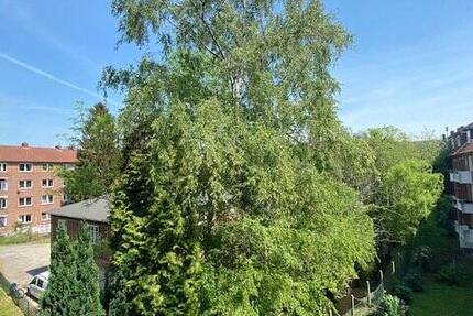 HH-BERGEDORF, Nähe S-Bahnhelle, gepflegte 2,5 Zi.-Whg60m², EBK, Balkon, Dielenboden € 860,- inkl. zzgl. Hzg. 2 zimmer