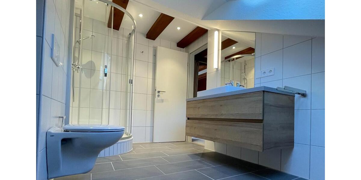 Dachgeschoßwohnung Ochsenfurt - 2.5 Zimmer, 75 m&sup2;, 700&euro; | Angebot:25756846