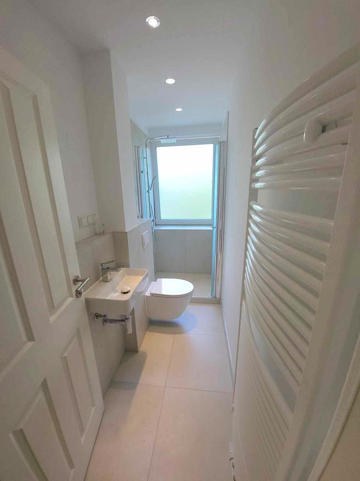 Interior Design Konzept- für Mieter, die alles wollen: Stadt. Garten. Stil. Charmante Erdgeschosswohnung mit Balkon und Terrasse in List. zimmer