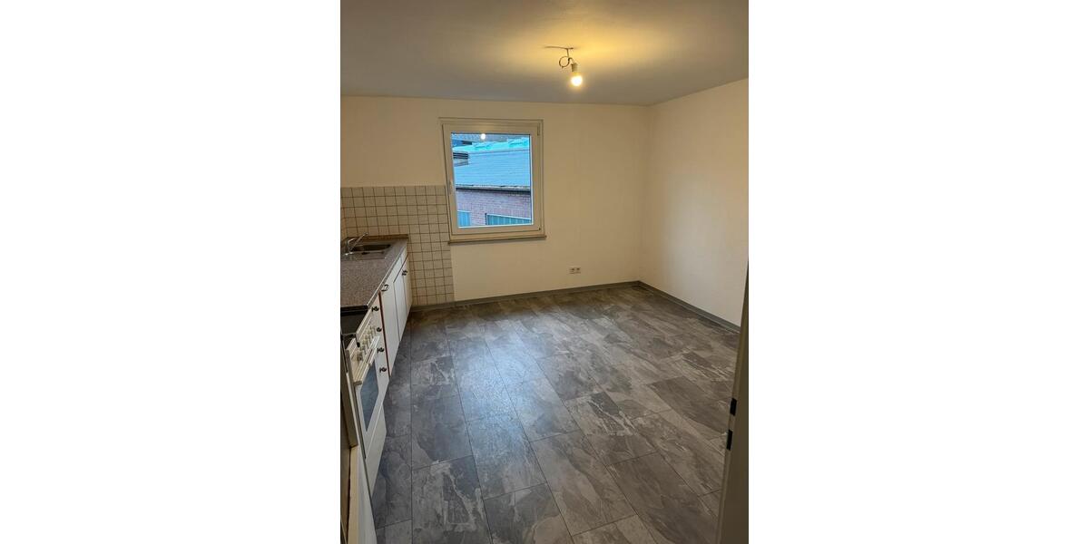 Hochparterre Netphen - 1 Zimmer, 70 m&sup2;, 700&euro; | Angebot:25658404