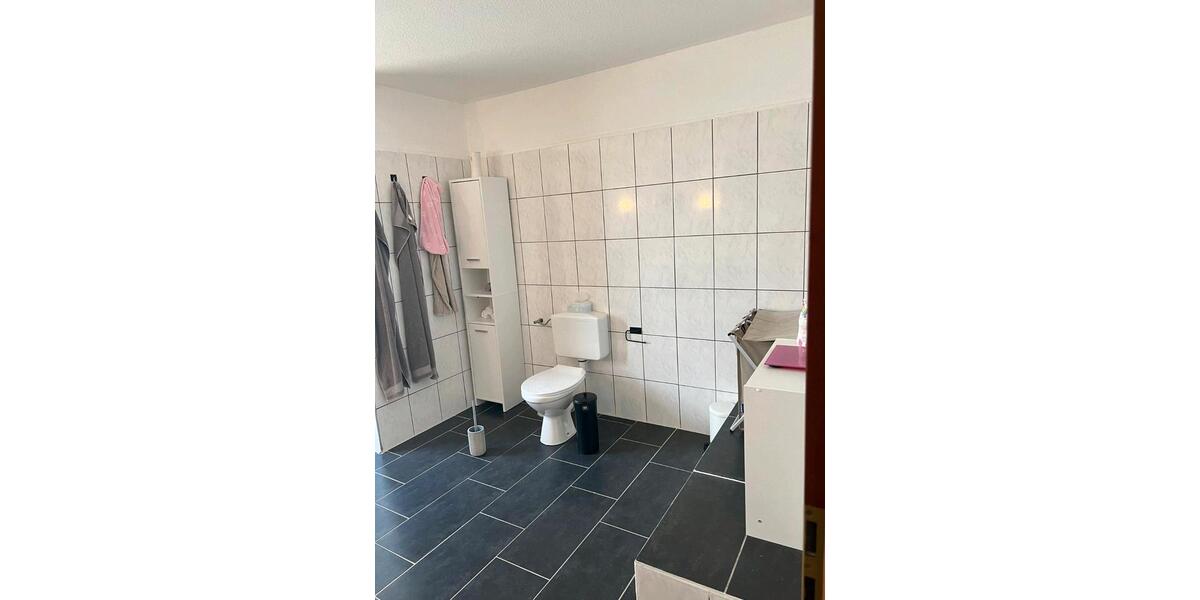 Erdgeschoßwohnung Aerzen - 3 Zimmer, 127 m&sup2;, 850&euro; | Angebot:25080269