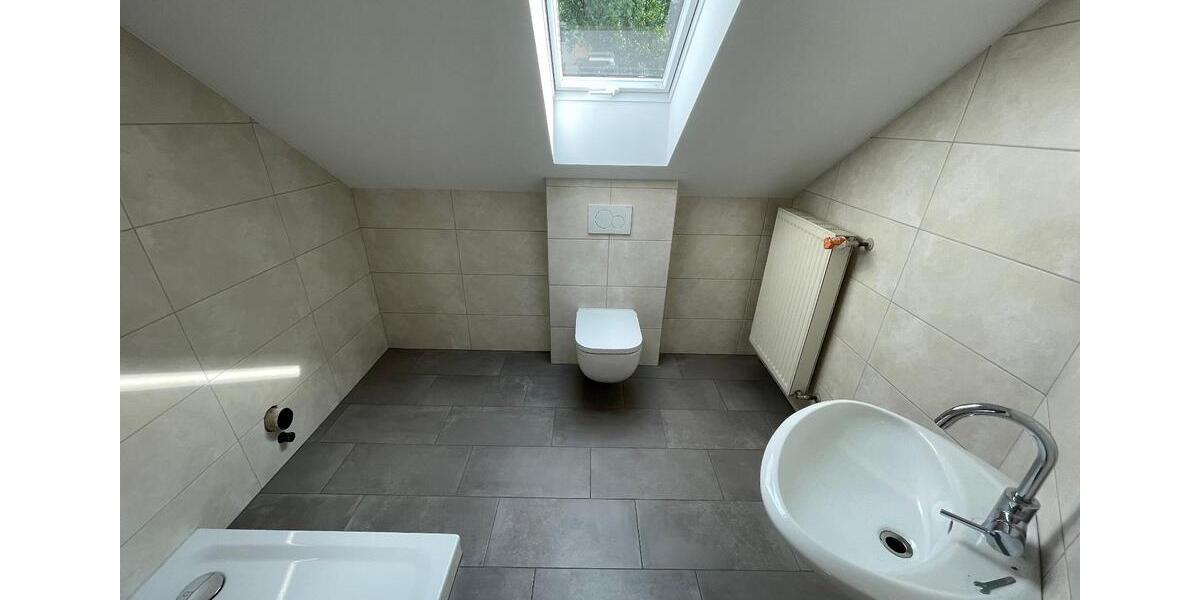 Dachgeschoßwohnung Weiden in der Oberpfalz - 3 Zimmer, 110 m&sup2;, 1.000&euro; | Angebot:25852677