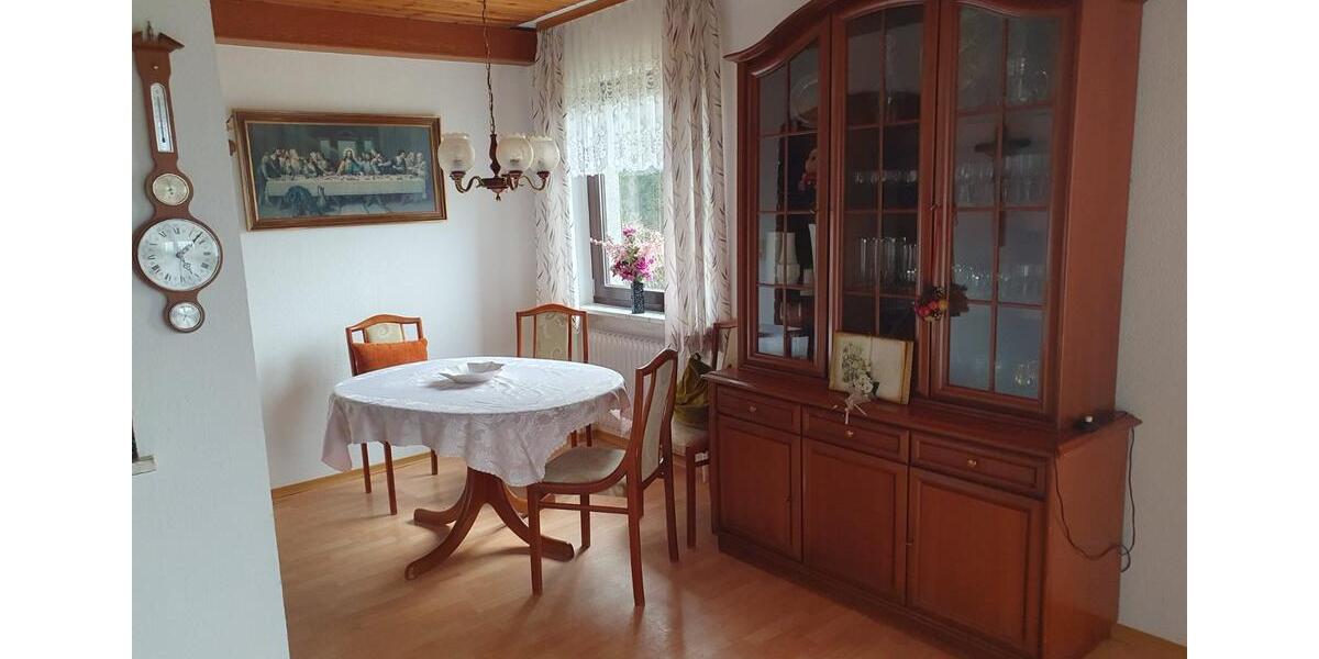 Etagenwohnung Pullenreuth - 3 Zimmer, 100 m&sup2;, 700&euro; | Angebot:25840266