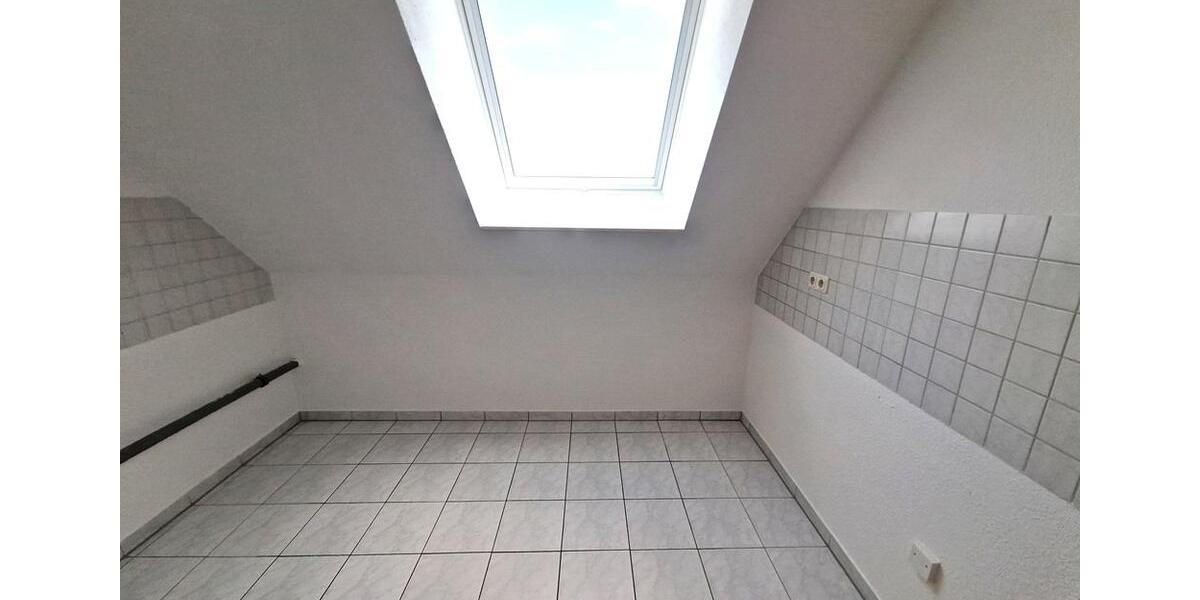 Dachgeschoßwohnung Merseburg - 2 Zimmer, 67 m&sup2;, 530&euro; | Angebot:26236506