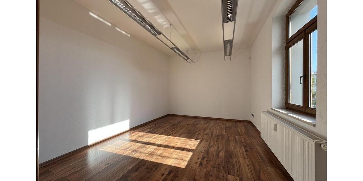 Erdgeschoßwohnung Schönebeck (Elbe) - 4 Zimmer, 135 m&sup2;, 1.350&euro; | Angebot:25900172